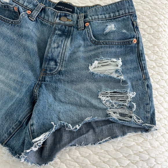 Lucky Brand 90’s Midi high waist button fly jean shorts size 8 - Picture 6 of 7